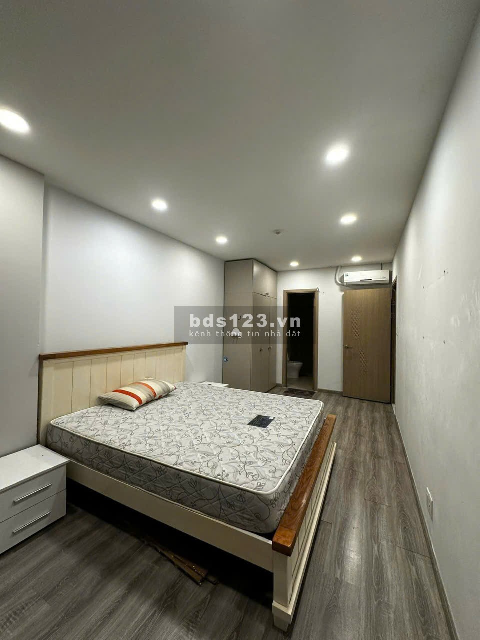 C/C Rich Star, Tô Hiệu, Hiệp Tân, Tân Phú: 94m2, 3p ngủ, 2wc, nội thất, 11tr5/th