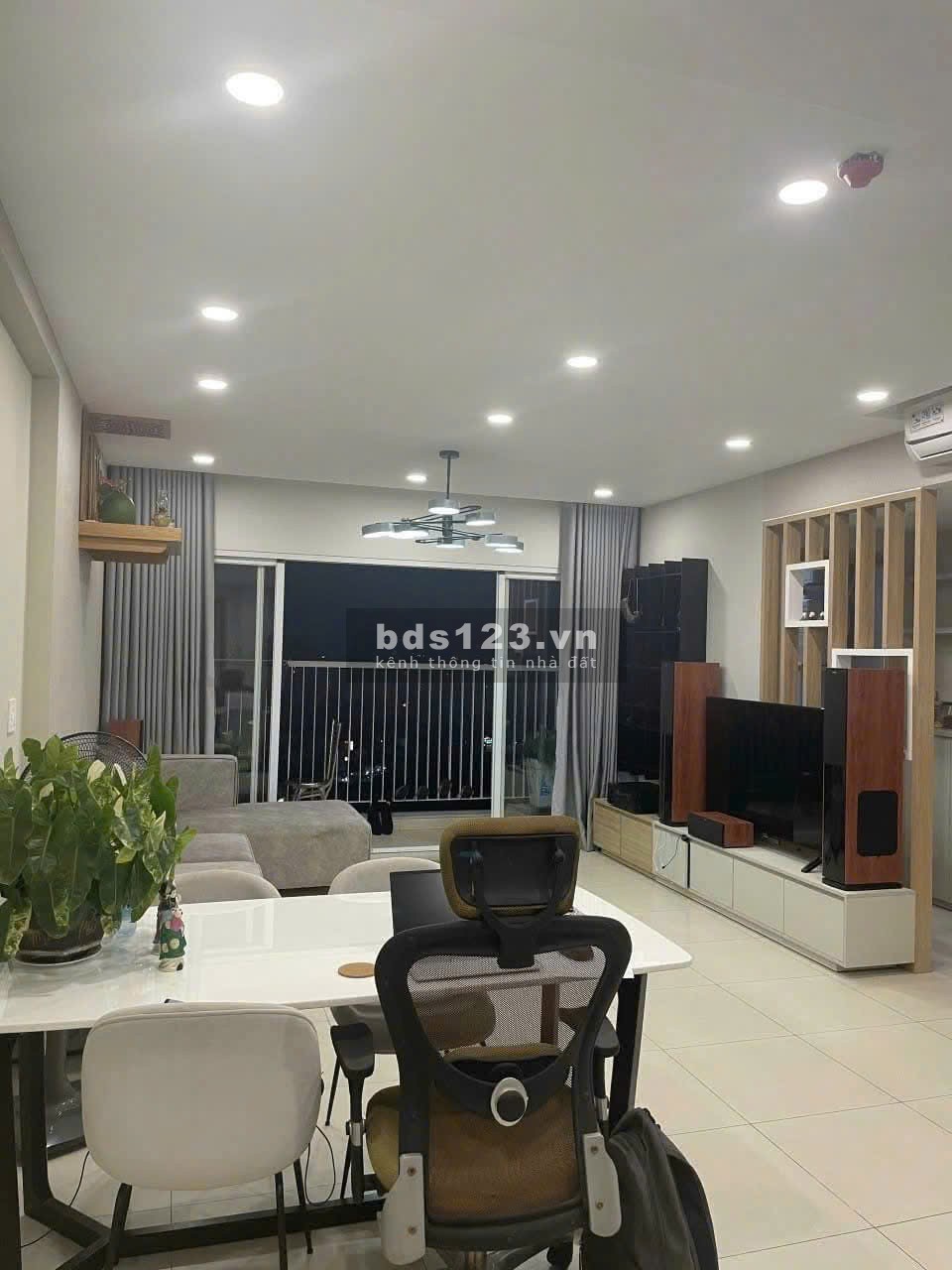 CC Carillon 6, Hoà Bình, Hoà Thạnh, Tân Phú: 93m2, 3PN, 2WC, Nội Thất 10tr5.
