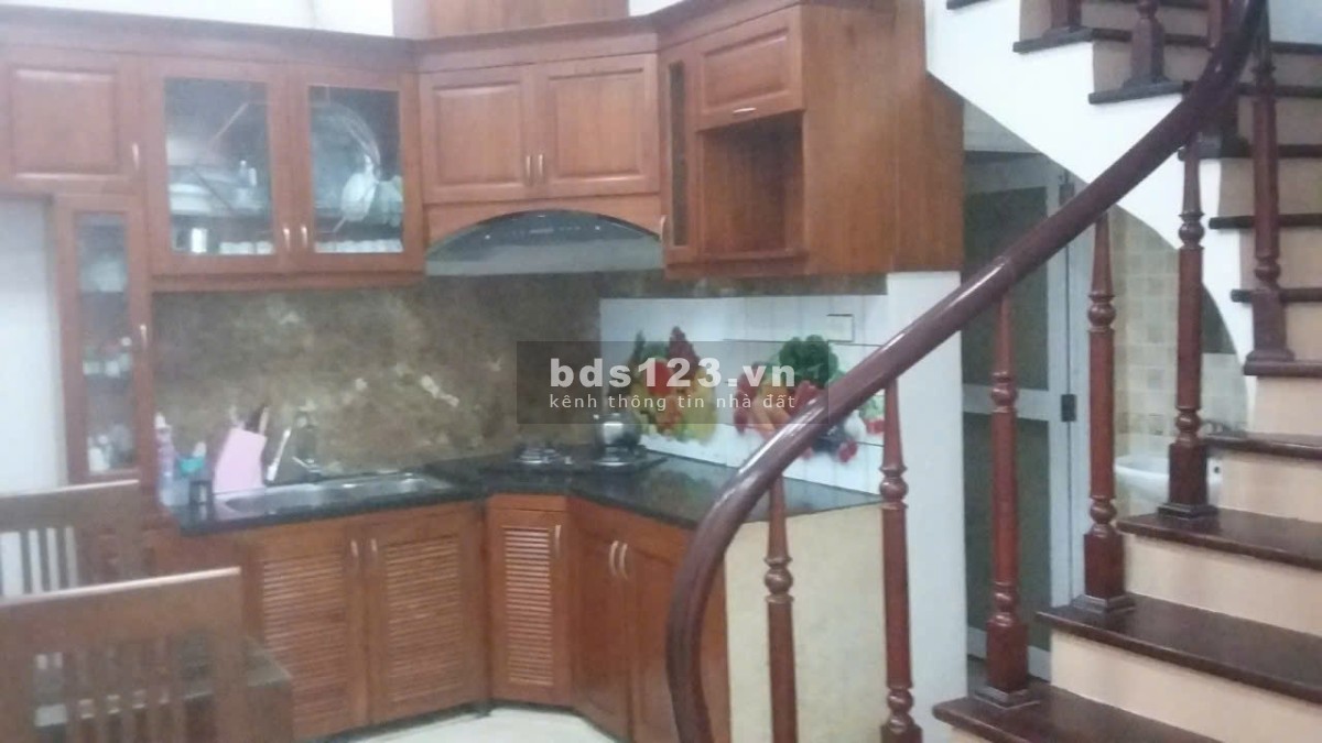 Bán nhà 5 tầng 2 mặt thoáng, vị trí đẹp gần mặt đường Nguyễn Trãi. 54m2