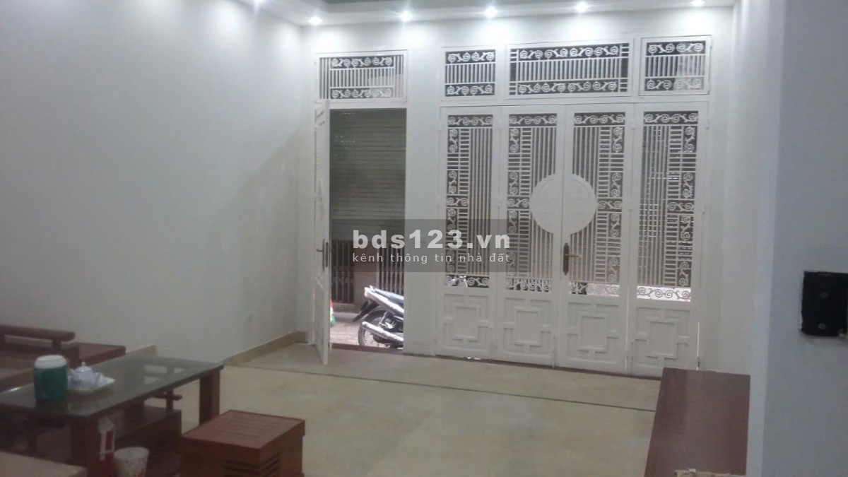 Bán nhà 5 tầng 2 mặt thoáng, vị trí đẹp gần mặt đường Nguyễn Trãi. 54m2