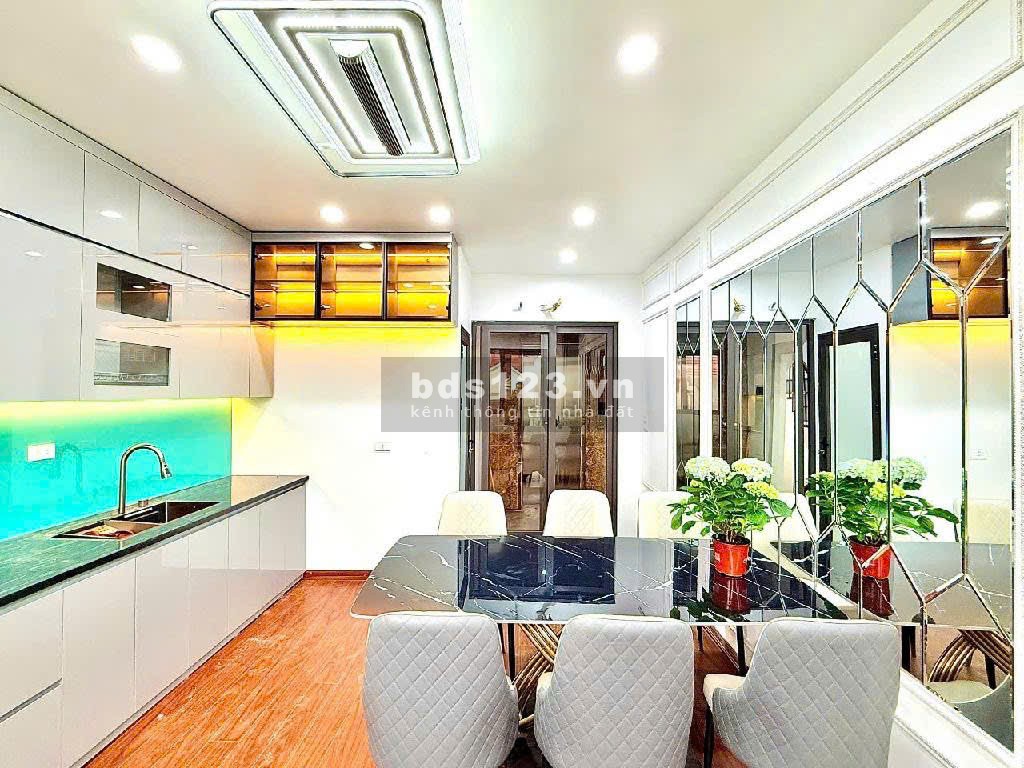 Bán nhà mặt tiền đẹp vị trí đặt địa quận Tây Hồ