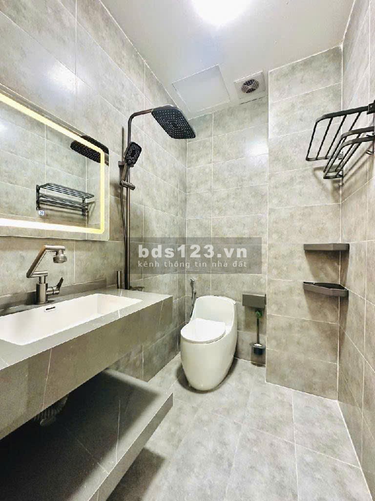 Bán nhà mặt tiền đẹp vị trí đặt địa quận Tây Hồ