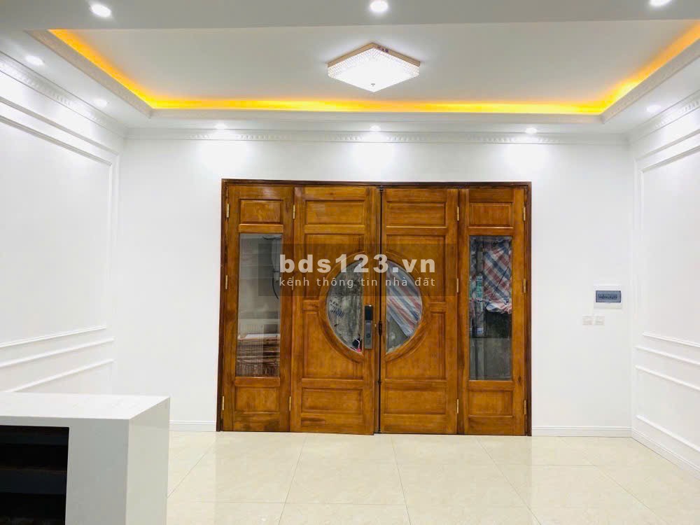 Bán nhà ngõ Lạc Long Quân Tây Hồ Hà Nội