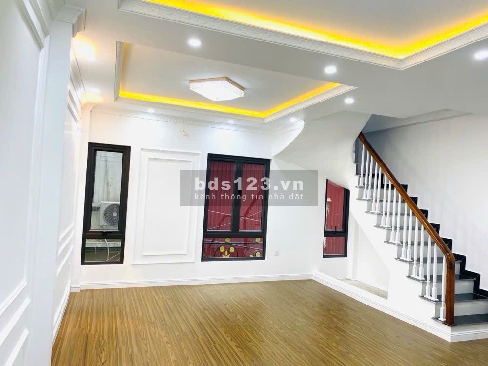 Bán nhà ngõ Lạc Long Quân Tây Hồ Hà Nội
