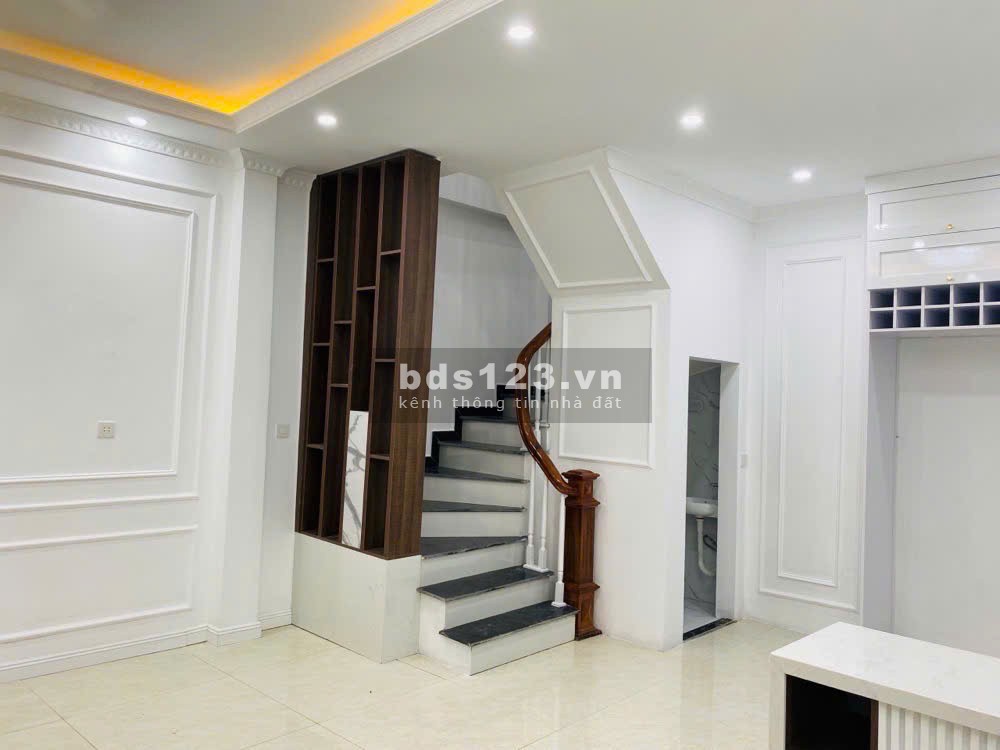 Bán nhà ngõ Lạc Long Quân Tây Hồ Hà Nội