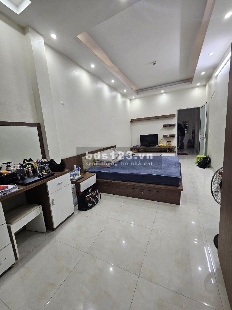 Bán gấp nhà Vĩnh Hưng – 38M2, 4 Tầng – Full nội thất - Giá quá hời!