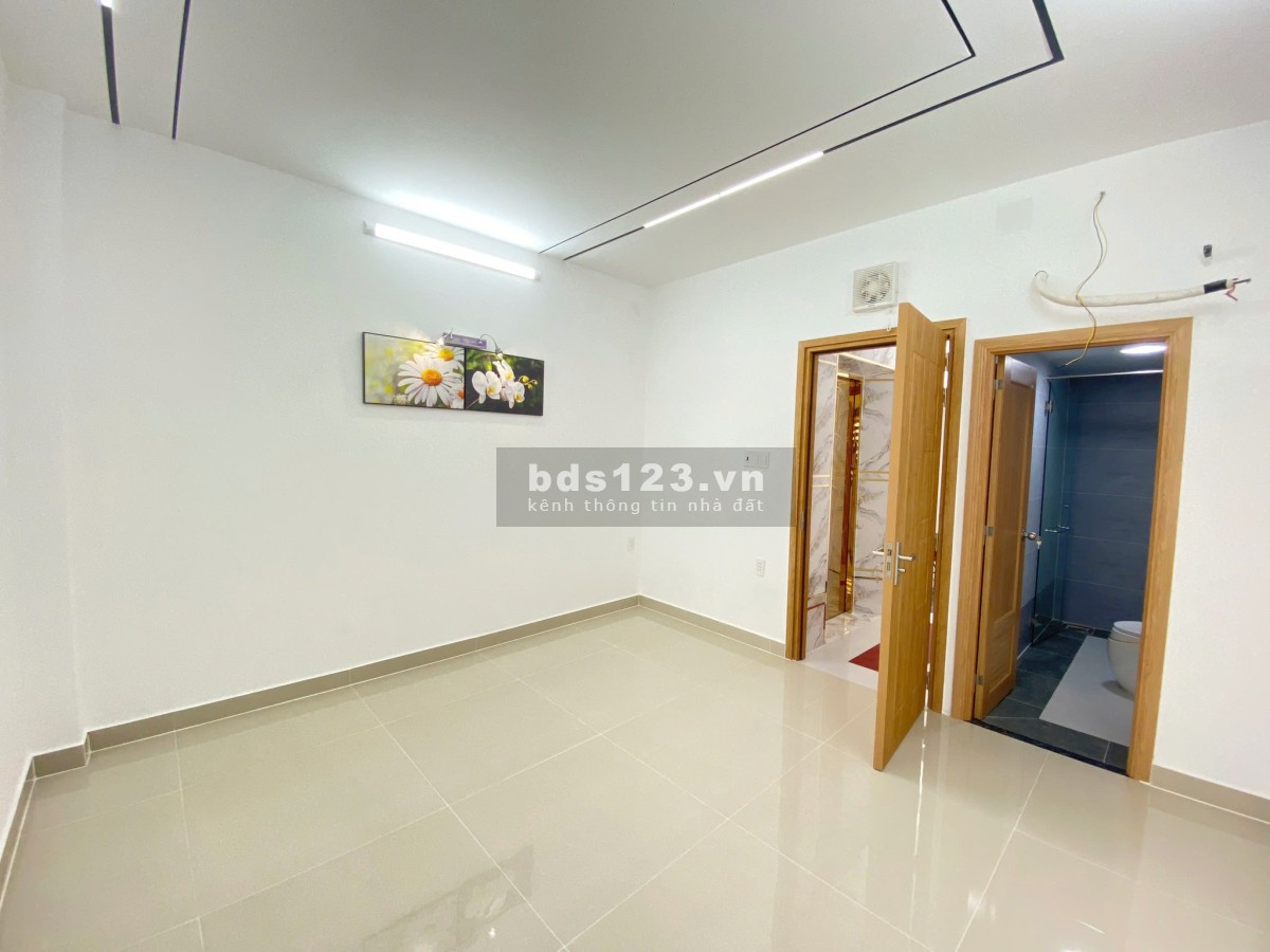 Nhà mặt tiền đường Mã Lò giá 13tỷ2 (4m*24m) có thang máy, gần ngã tư 4 Xã nhà mới 6 lầu có nội thất.