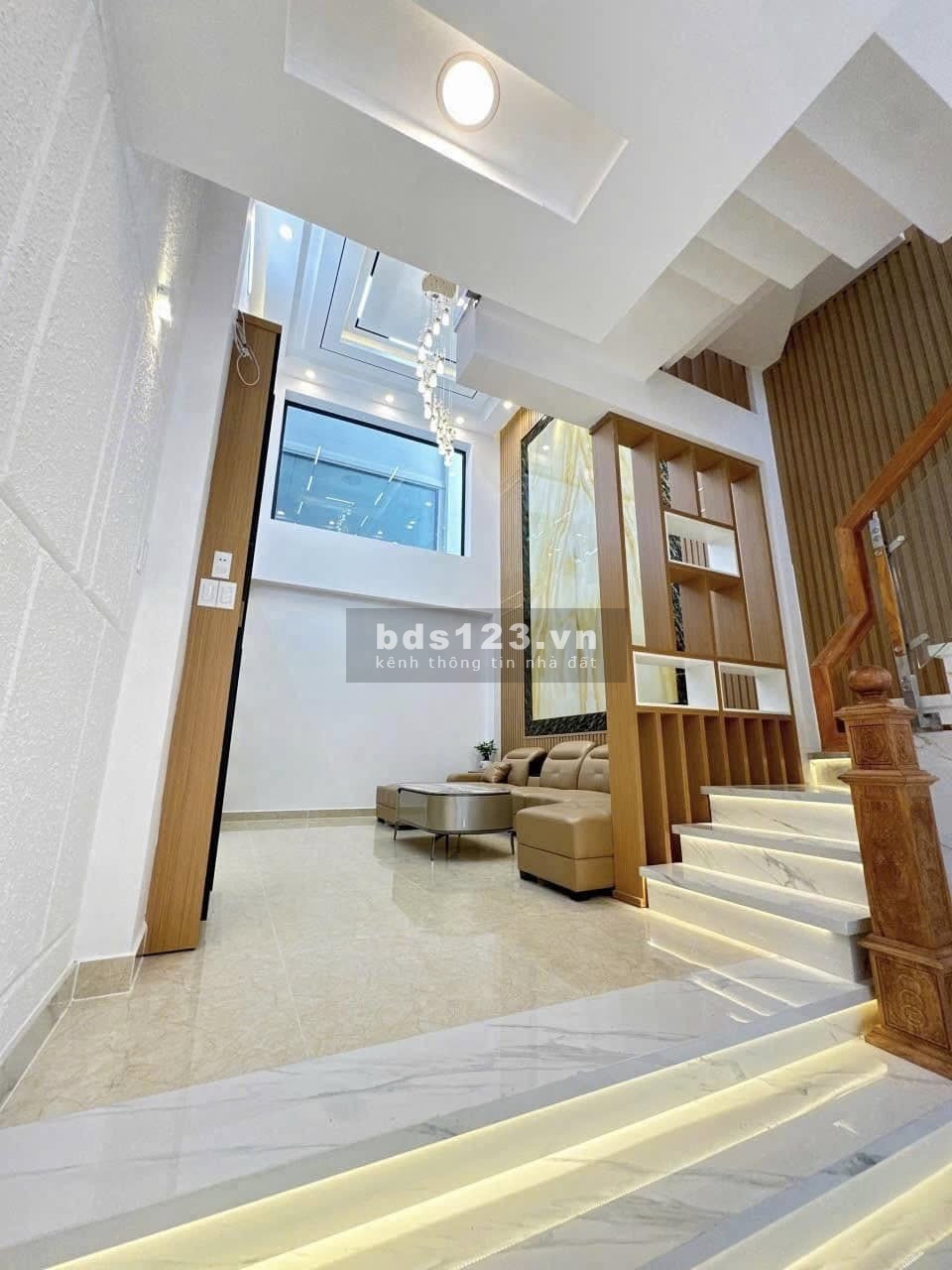 Nhà ngay Ngã Tư Bốn Xã - full nội thất cao cấp - 4m x 14,5m - giáp ranh Tân Phú - vào ở ngay