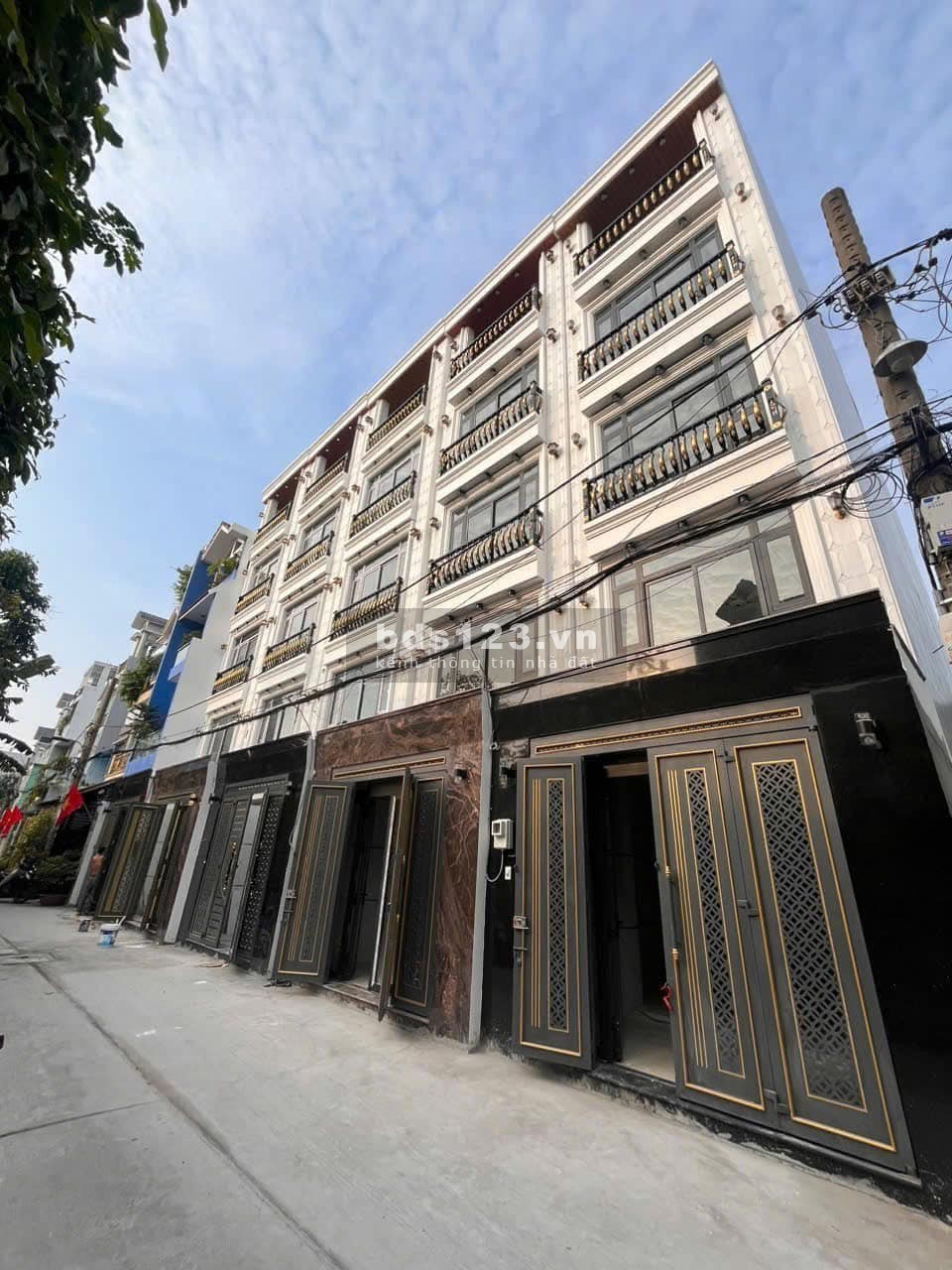 Nhà ngay Ngã Tư Bốn Xã - full nội thất cao cấp - 4m x 14,5m - giáp ranh Tân Phú - vào ở ngay