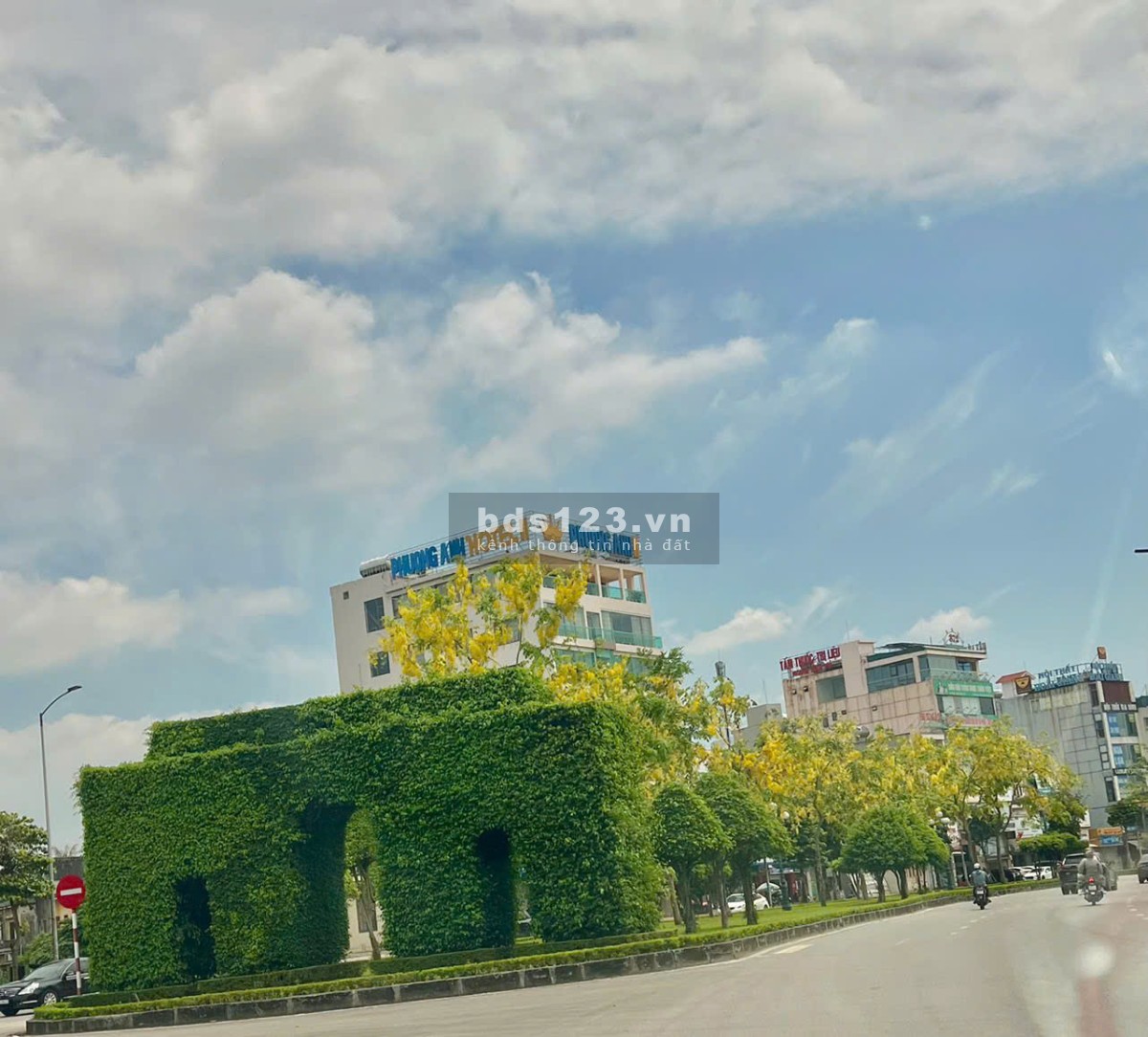 Chính chủ cho thuê nhà Biệt thự hiện đại Cao cấp: Tại Đường Trường Chinh, Phường Tân Bình.