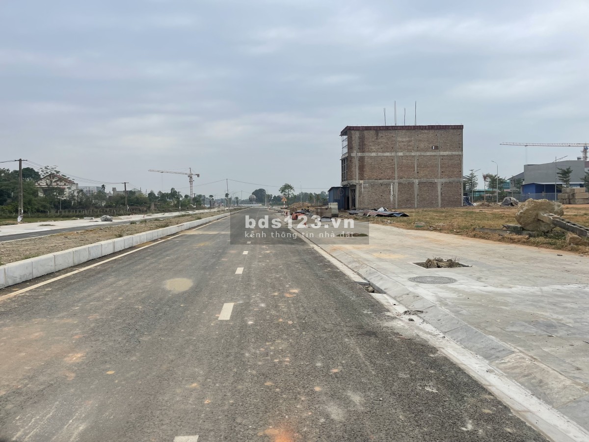 Chính chủ bán lô đất làn 2 khu đấu giá quảng trường Vạn Xuân – Kinh doanh đỉnh!
