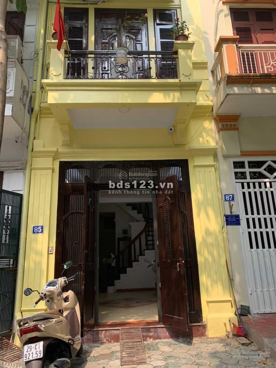 Cho thuê nhà làm văn phòng, mặt sàn 2 tầng, mỗi tầng 45m2, rộng rãi, đủ tiện nghi.
