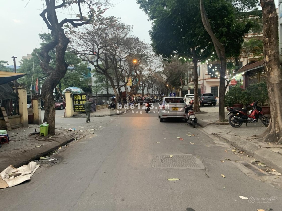 Cho thuê nhà làm văn phòng, mặt sàn 2 tầng, mỗi tầng 45m2, rộng rãi, đủ tiện nghi.