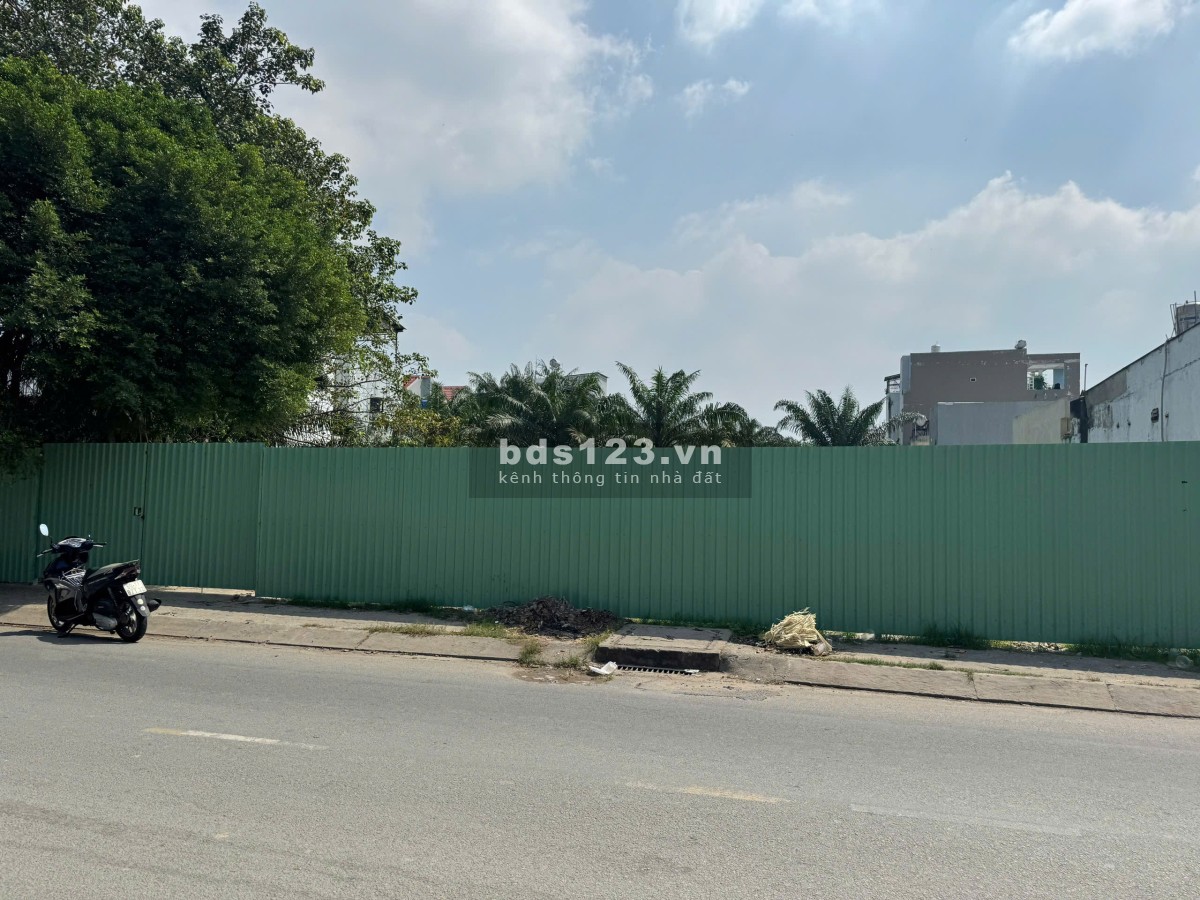 Chính chủ: Bán đất mt đường Thới Tam Thôn 18 xã Thới Tam Thôn. Diện tích: 5538.7m2.