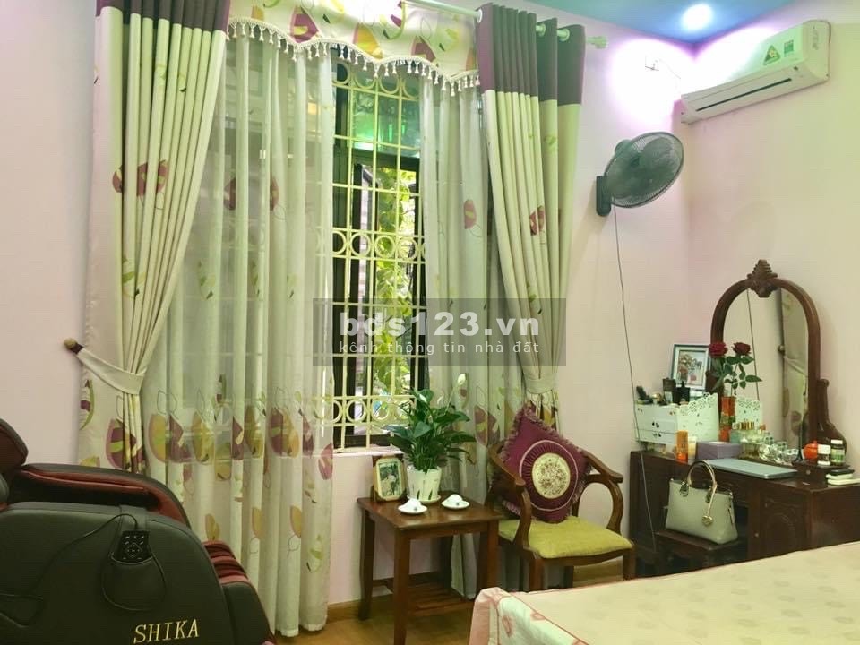 Cho thuê nhà nguyên căn 4.5 tầng ngõ Hồ Ba Mẫu, phợp hộ gia đình