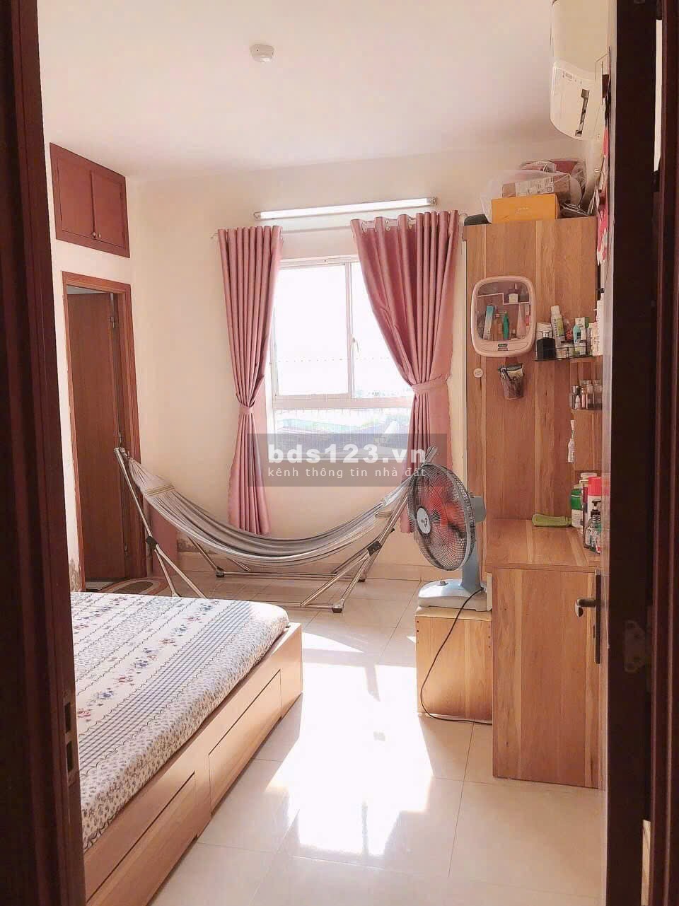 Chung cư Hoà Bình, Hiệp Tân, Tân Phú: 9tr/th, 3p ngủ, 2wc, NT, ban công
