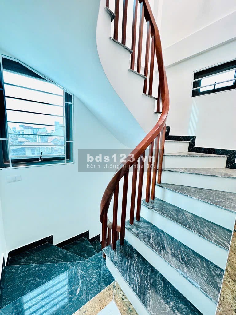 Nhà đẹp ở ngay - Thoáng sáng - Đa dạng tiện ích
