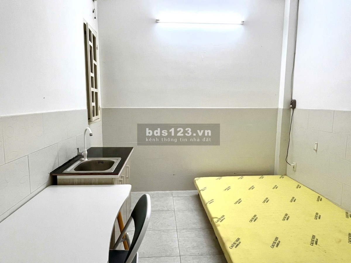 Chính chủ cho thuê phòng đường D2. Giá 4,3tr