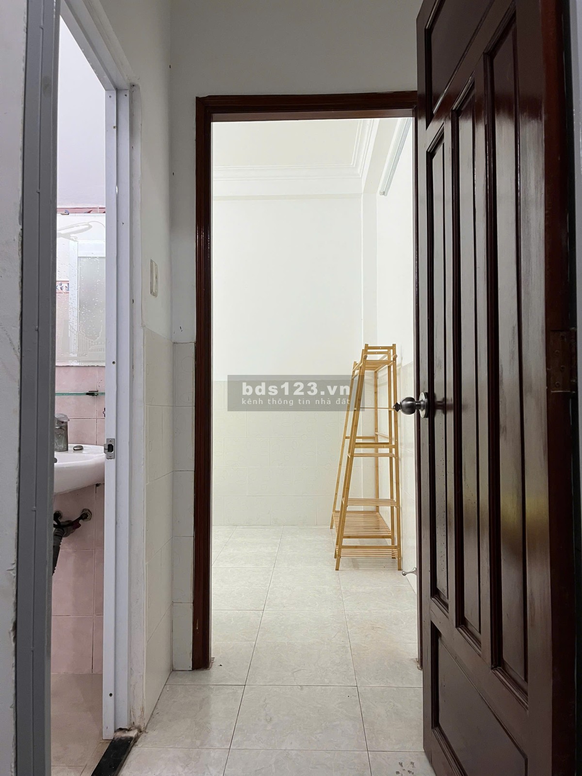 Chính chủ cho thuê phòng đường D2. Giá 4,3tr