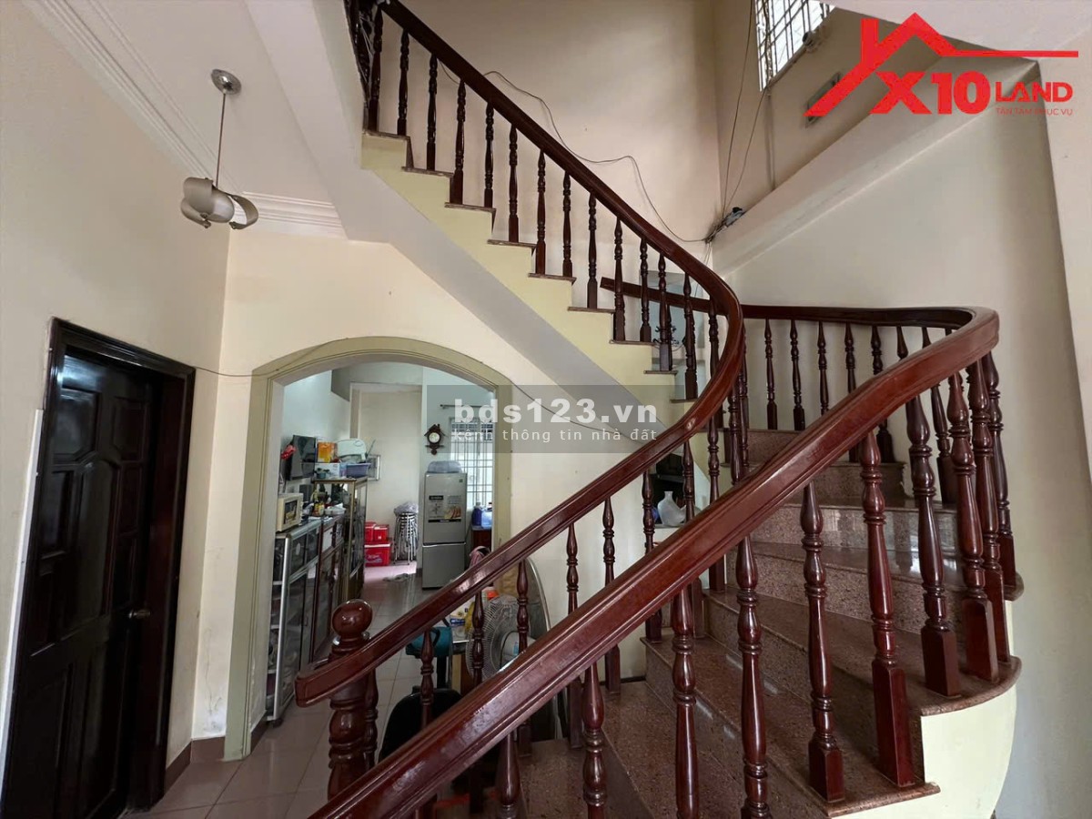 Bán nhà 2 tầng 200m2 thổ cư gần công viên Biên Hùng. Chỉ 10,5 tỷ