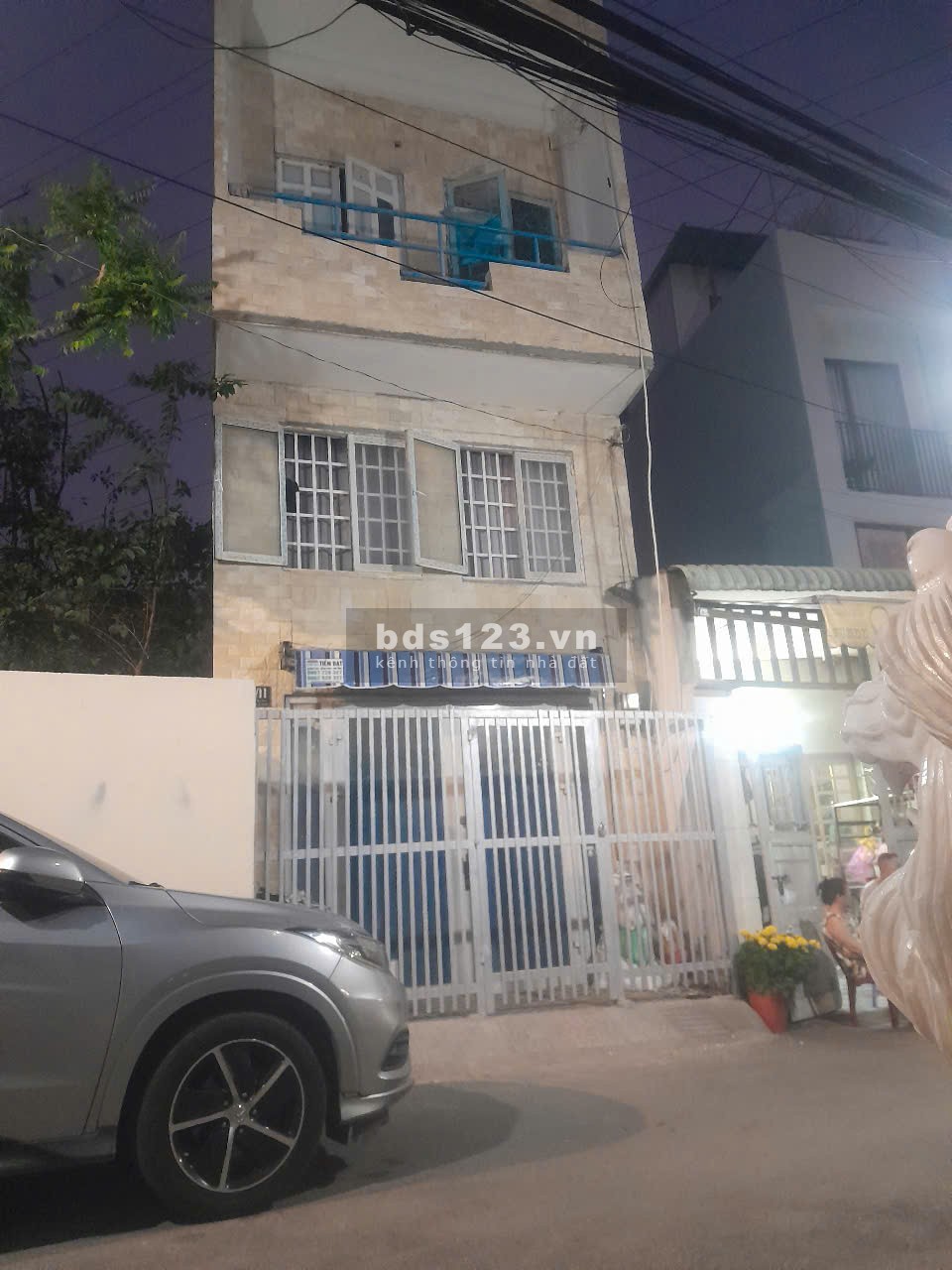 Cho thuê nhà NC trệt 2 lầu, 1 tum, gần ngã tư Thủ Đức, Q9, TP.HCM