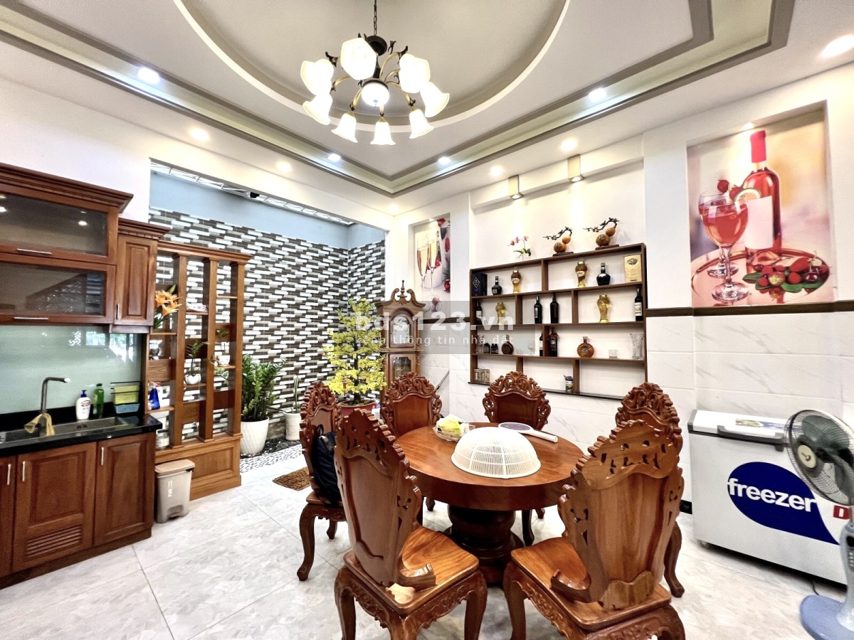 Bán nhà mặt tiền quận Bình Tân - Khu tên lửa View công viên cực hiếm - 16.2 T