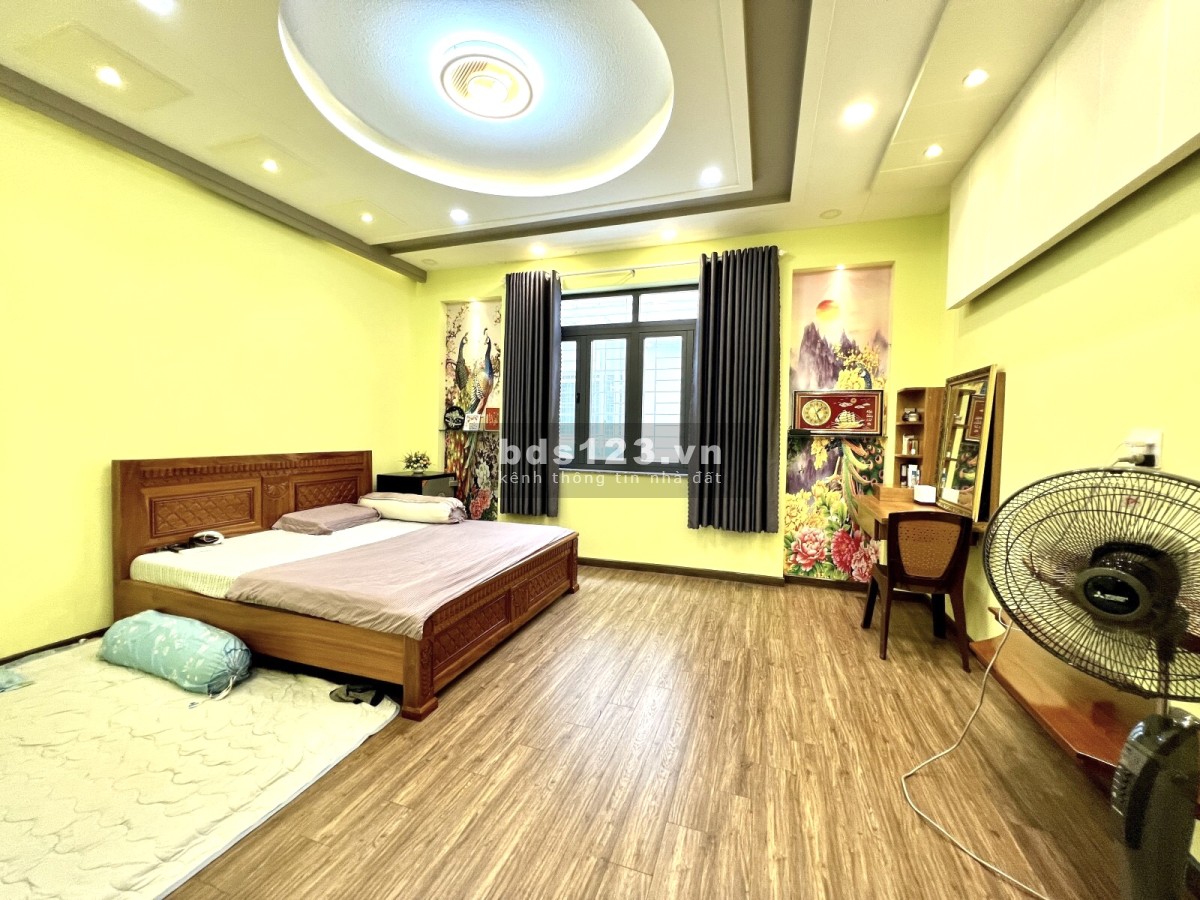 Bán nhà mặt tiền quận Bình Tân - Khu tên lửa View công viên cực hiếm - 16.2 T