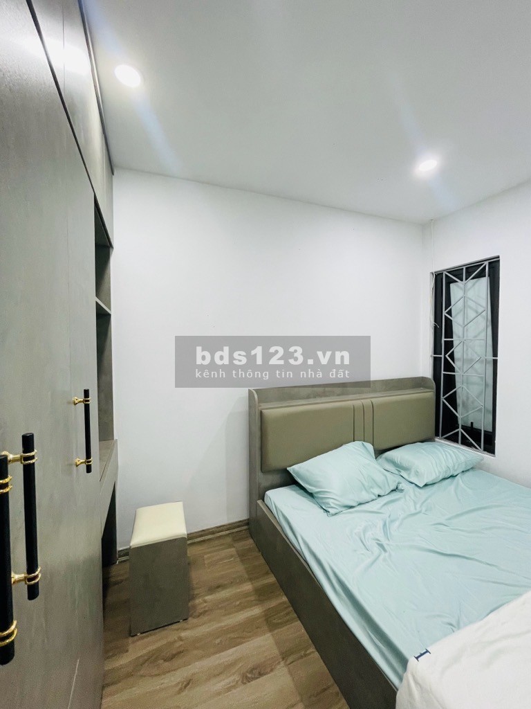 Bán nhà căn hộ tập thể Thanh Xuân - Vị trí đẹp - Ô tô đỗ cổng