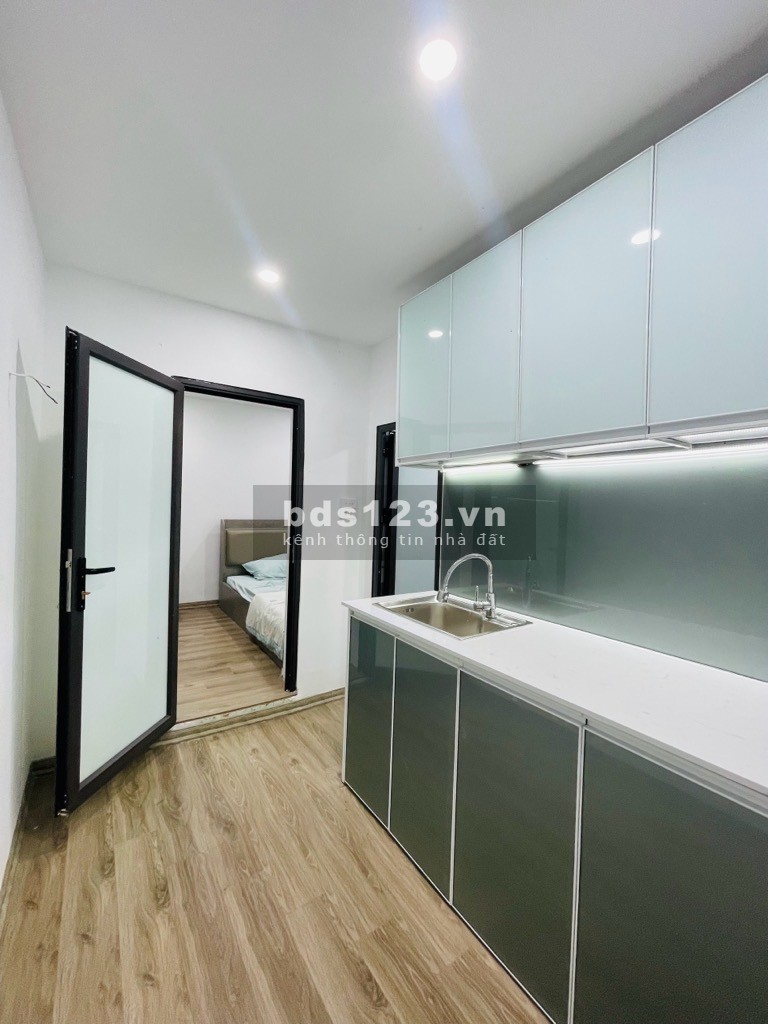 Bán nhà căn hộ tập thể Thanh Xuân - Vị trí đẹp - Ô tô đỗ cổng