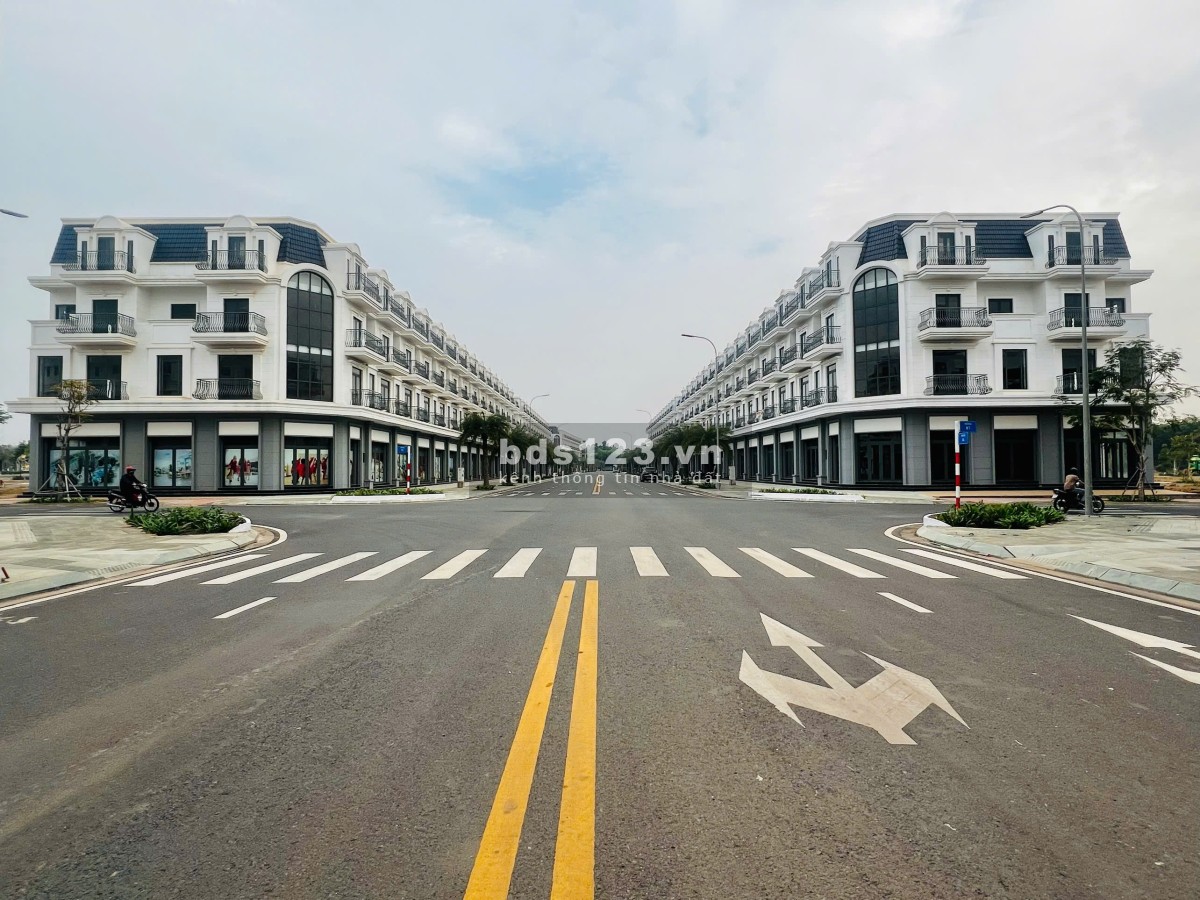 Bán Shophouse mặt tiền đường ĐT769 Bình sơn, Long Thành, khu dân cư STC (đã có sổ) giá chỉ từ 6,8 tỷ