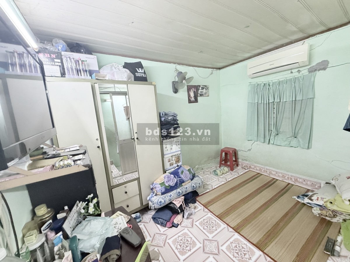Bán nhà quận 6 - DTSD 62M2 - Hẻm xe hơi thông trung tâm quận 4.2 T