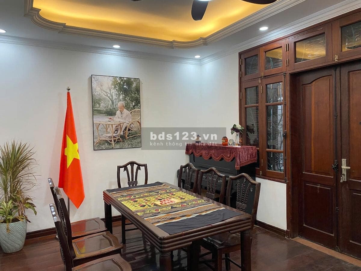 Bán nhà phố Lê Thanh Nghị, Hai Bà Trưng 56m, 5 tầng, mt 5.7m. Giá: 16.5 tỷ. LH: 0937158386