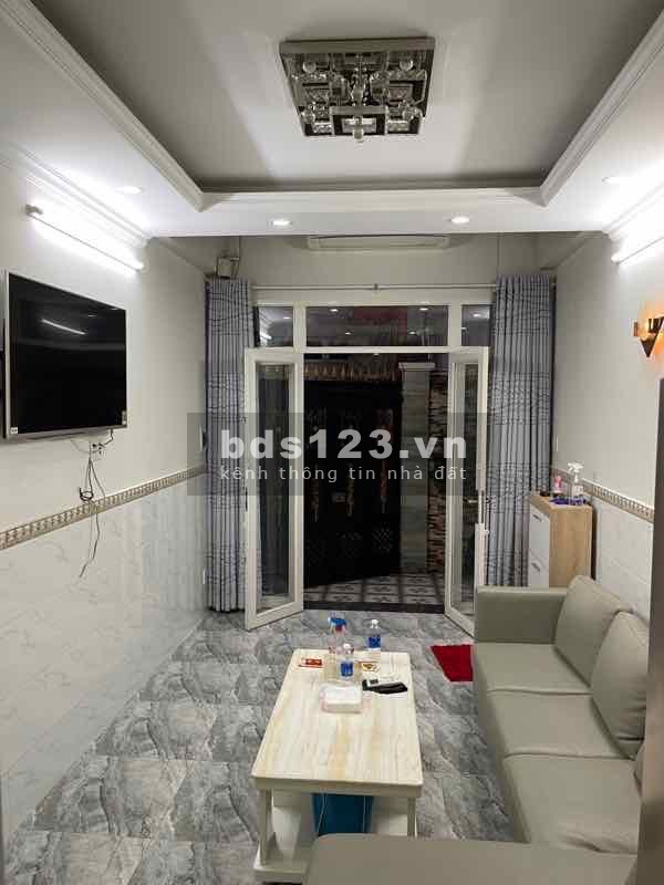 Bán nhà quận 4, gần Tôn Thất Thuyết, 5 lầu, 21M2, nhỉnh 5 tỷ