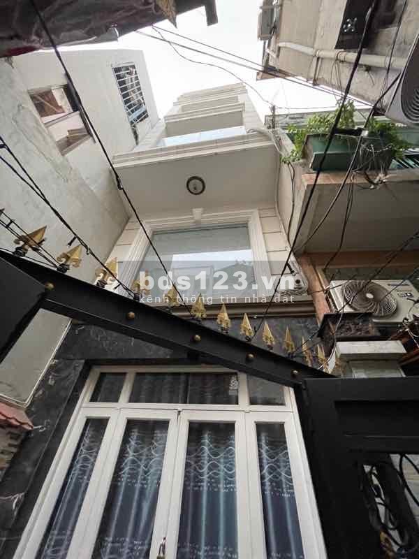 Bán nhà quận 4, gần Tôn Thất Thuyết, 5 lầu, 21M2, nhỉnh 5 tỷ