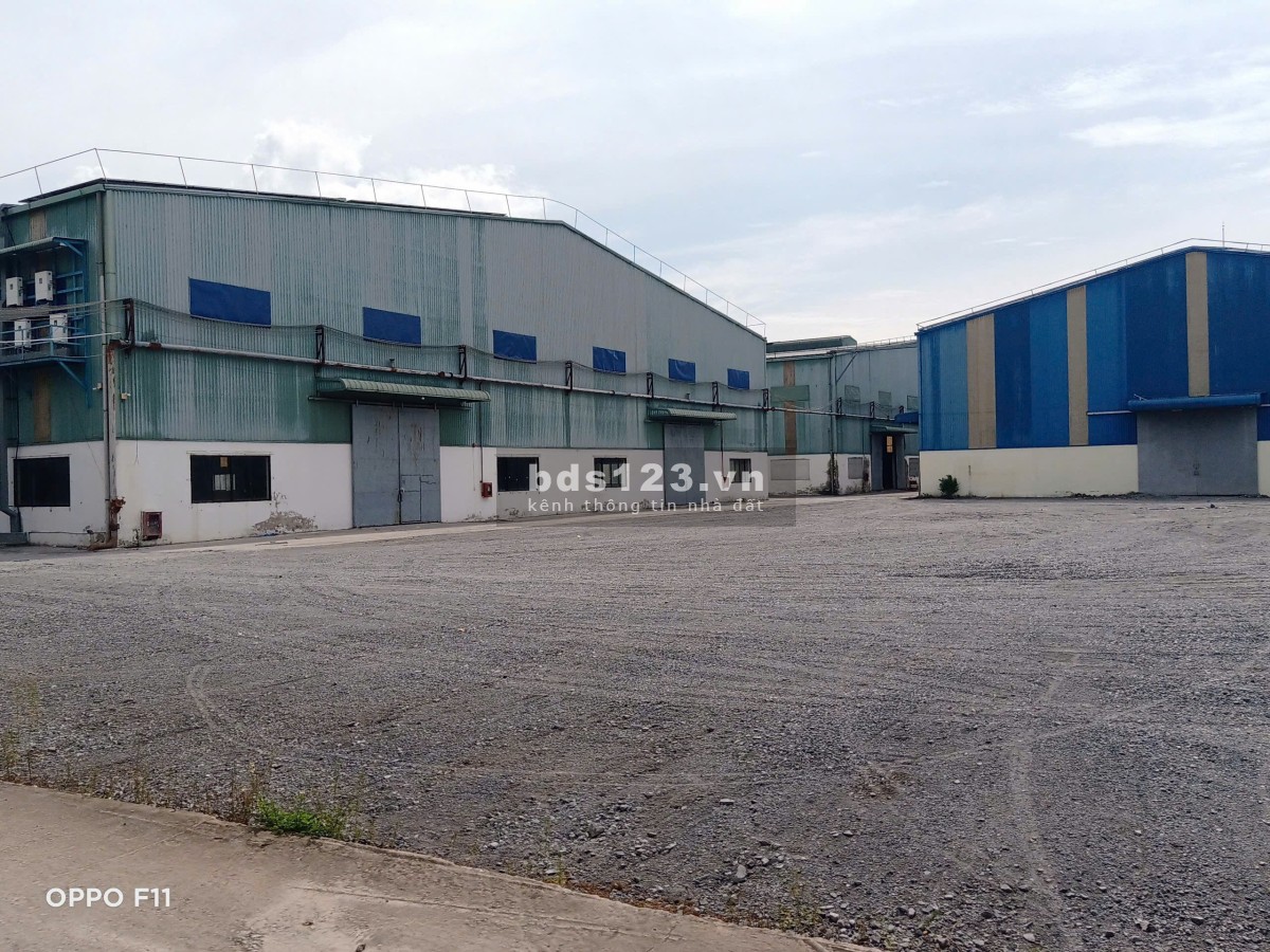Cho thuê kho xưởng 2200m2 đường DT824, Lương Hoà, Bến Lức, Long An