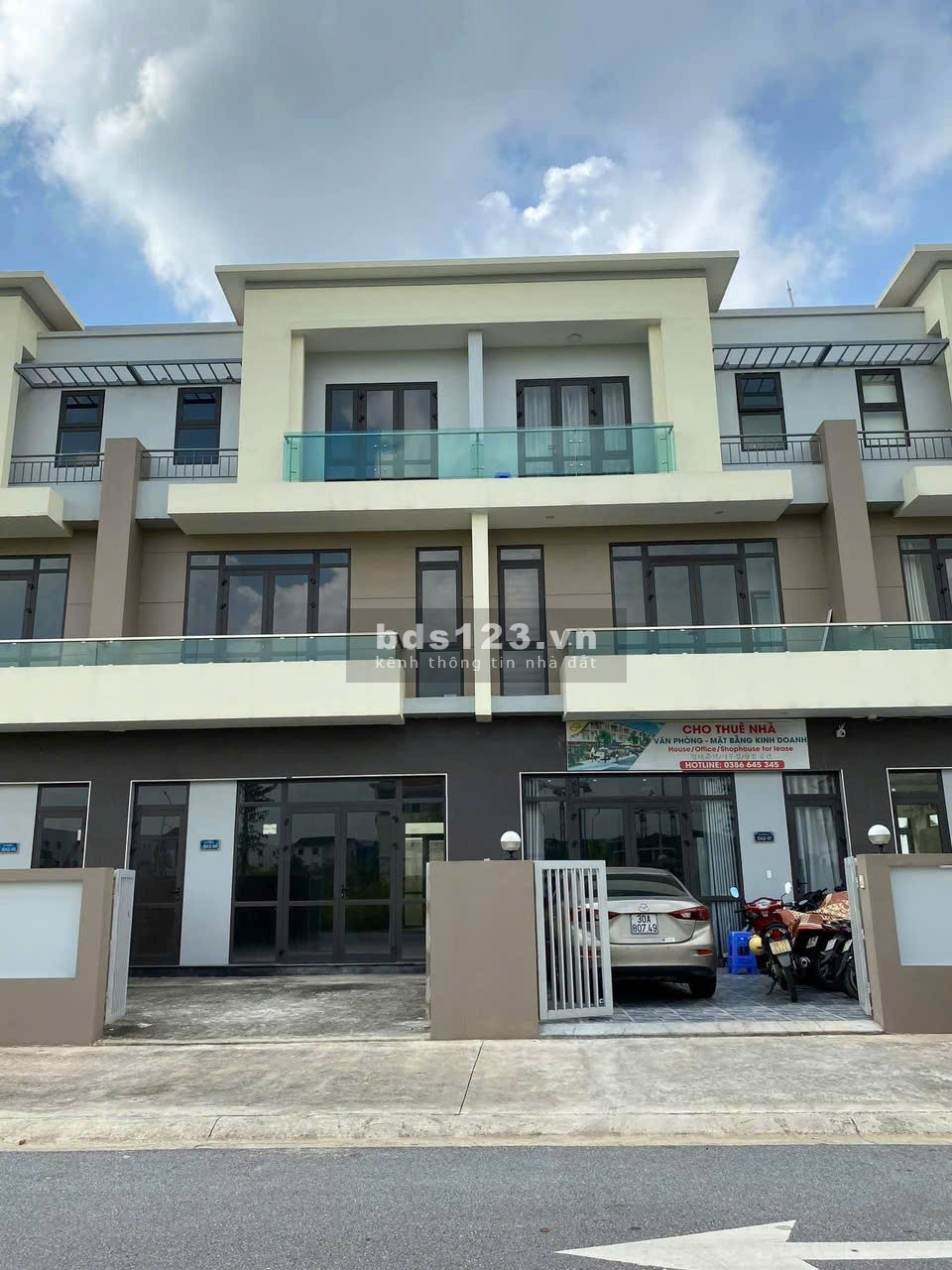 Shophouse 120m2 giá chỉ 10 tỷ, cách cầu Vĩnh Tuy 12km, kinh doanh sầm uất, đầu tư lợi nhuận x2x3