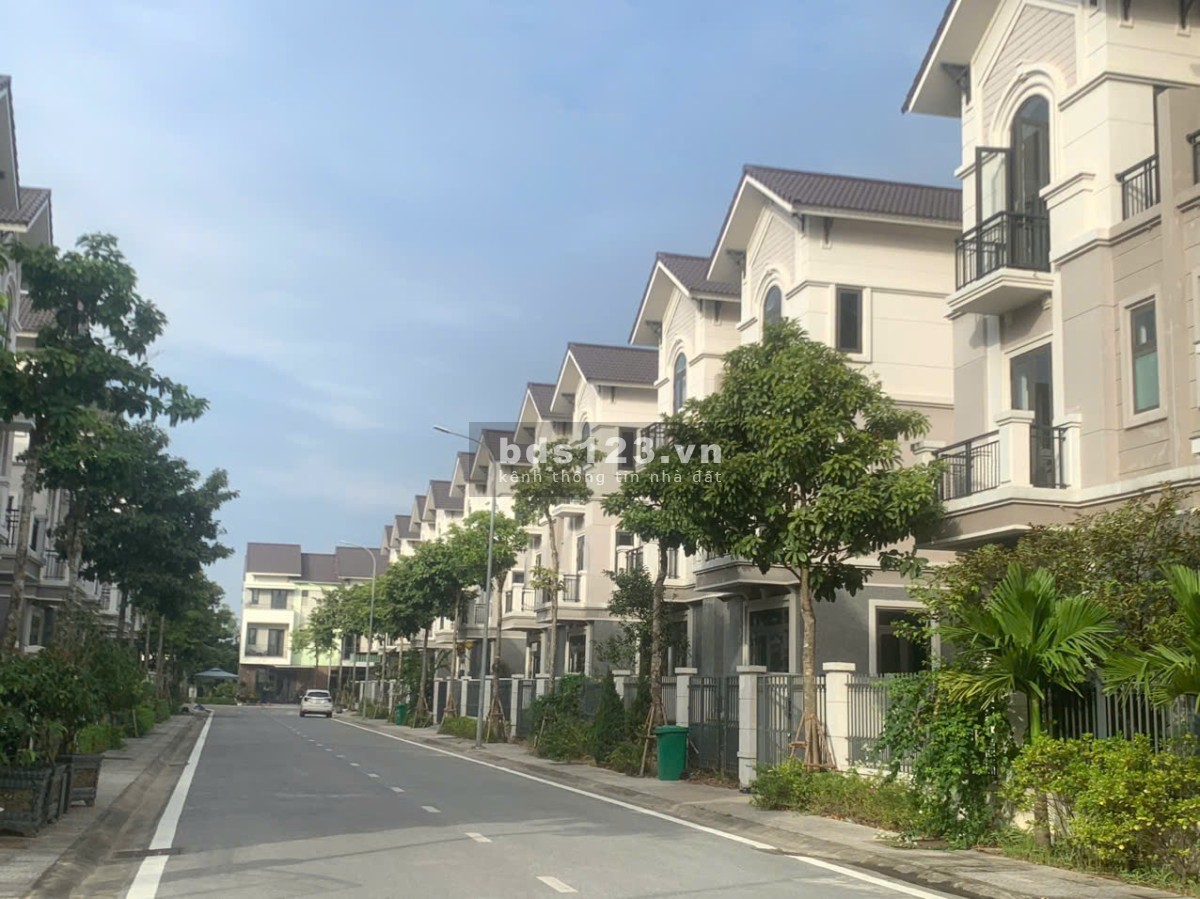 Shophouse 120m2 giá chỉ 10 tỷ, cách cầu Vĩnh Tuy 12km, kinh doanh sầm uất, đầu tư lợi nhuận x2x3