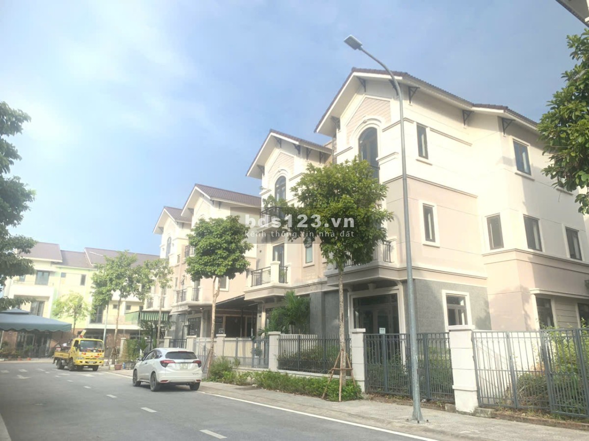 Shophouse 120m2 giá chỉ 10 tỷ, cách cầu Vĩnh Tuy 12km, kinh doanh sầm uất, đầu tư lợi nhuận x2x3