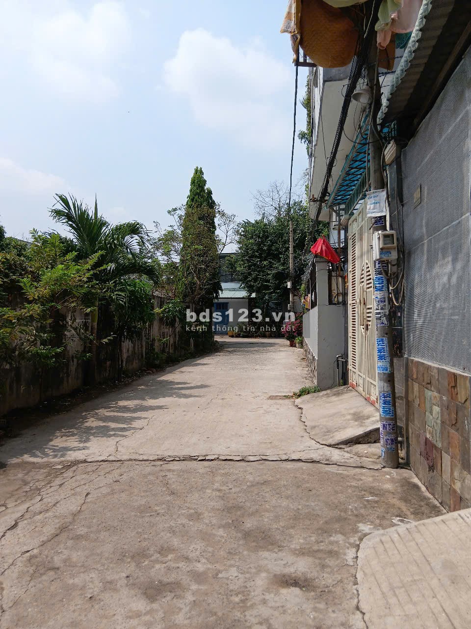 Bán đất lô góc 2 mặt hẻm, gần Lê Thị Riêng, quận 12, 5x18.5, 3.xx tỷ.