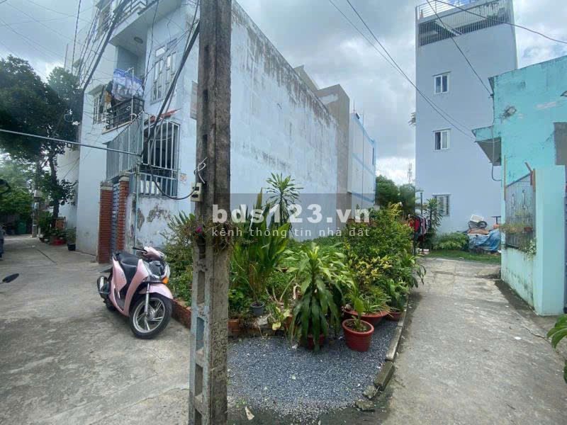 Bán đất lô góc 2 mặt hẻm, gần Lê Thị Riêng, quận 12, 5x18.5, 3.xx tỷ.