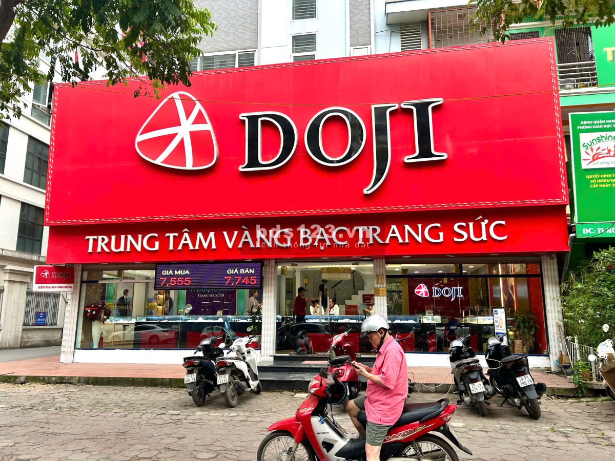 Mặt Phố KINH DOANH Nguyễn Chí Thanh - Ba Đình. DT: 100m - MT: 4,5m - Giá: 25tr.