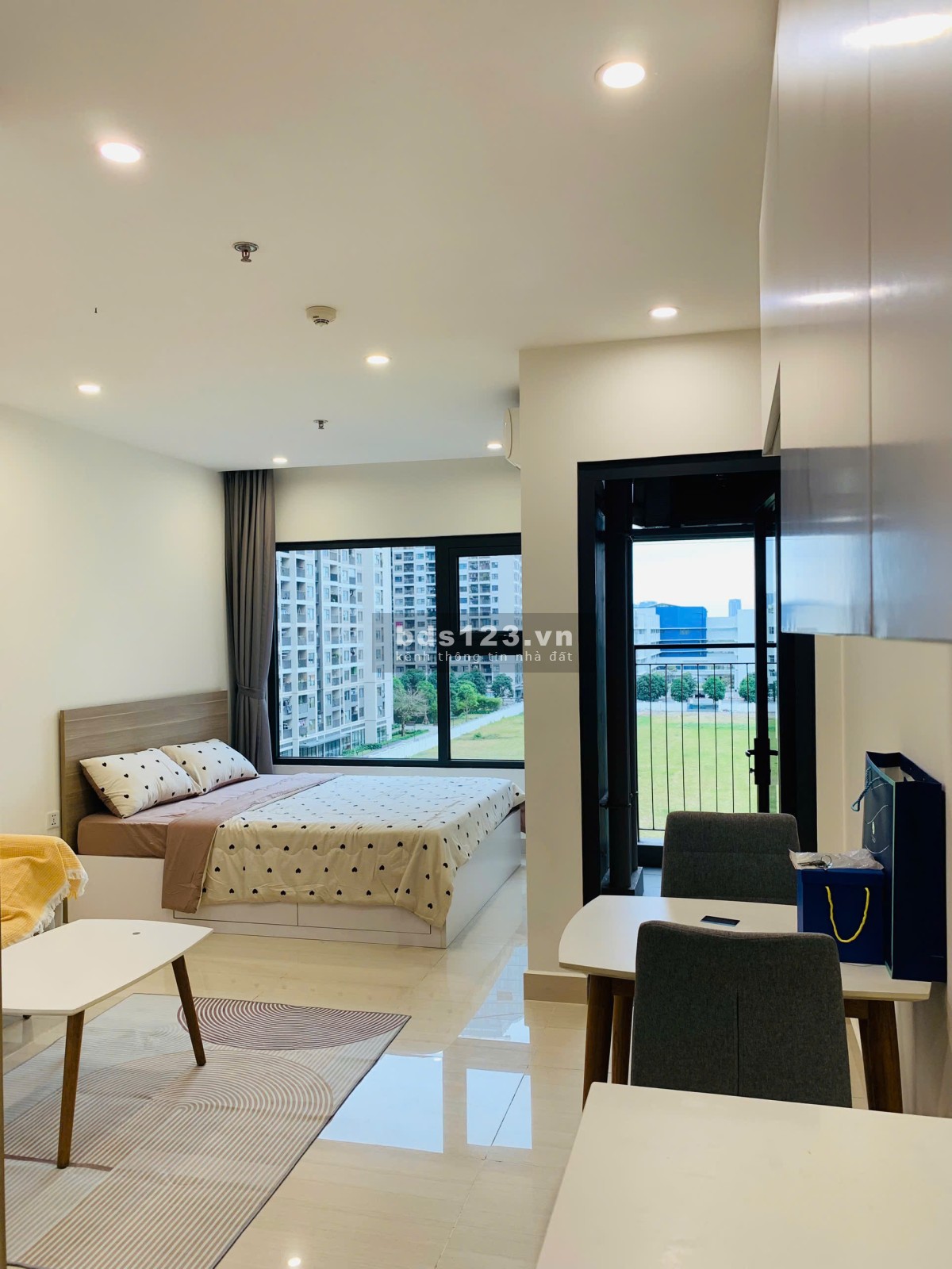 Bán căn studio đồ cơ bản mới tinh 31.2m2 rẻ nhất Vinhomes Ocean Park 1.7 tỷ LH: 0869856050