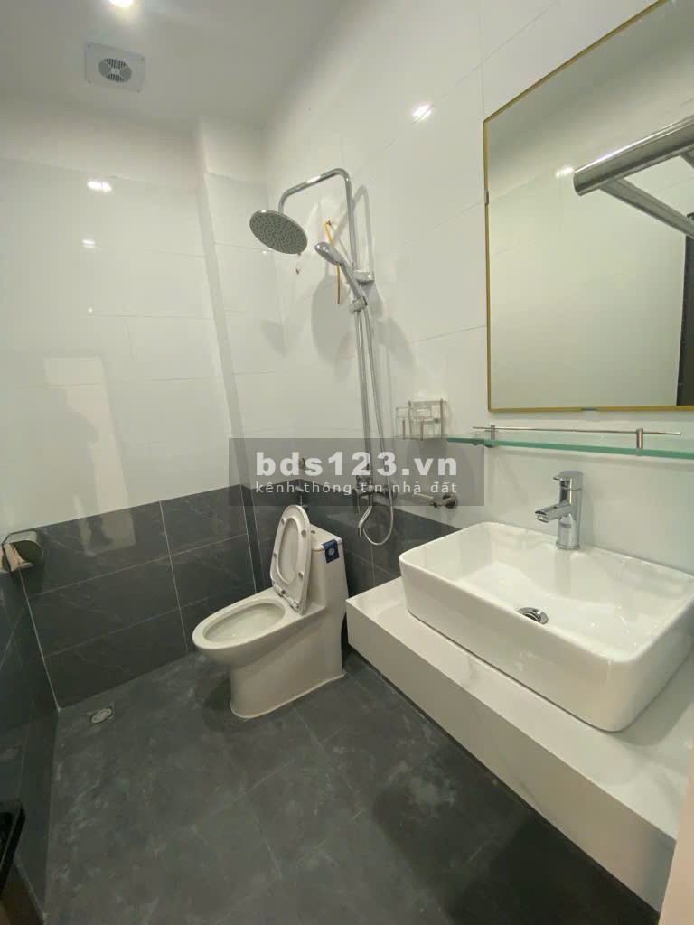 Bán nhà Liên Mạc 36.8M2, view sông Hồng, sổ đỏ sẵn, 5.86 tỷ