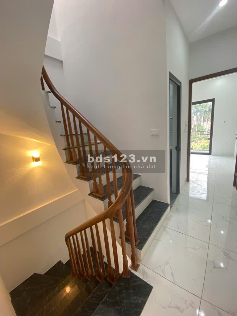 Bán nhà Liên Mạc 36.8M2, view sông Hồng, sổ đỏ sẵn, 5.86 tỷ