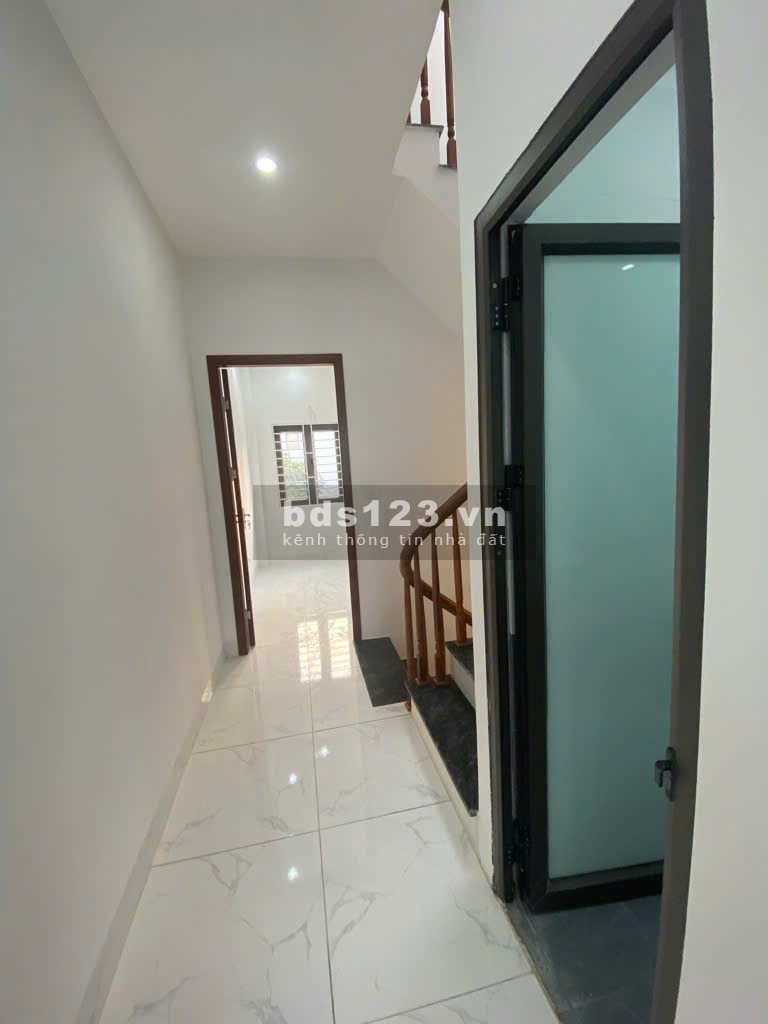 Bán nhà Liên Mạc 36.8M2, view sông Hồng, sổ đỏ sẵn, 5.86 tỷ