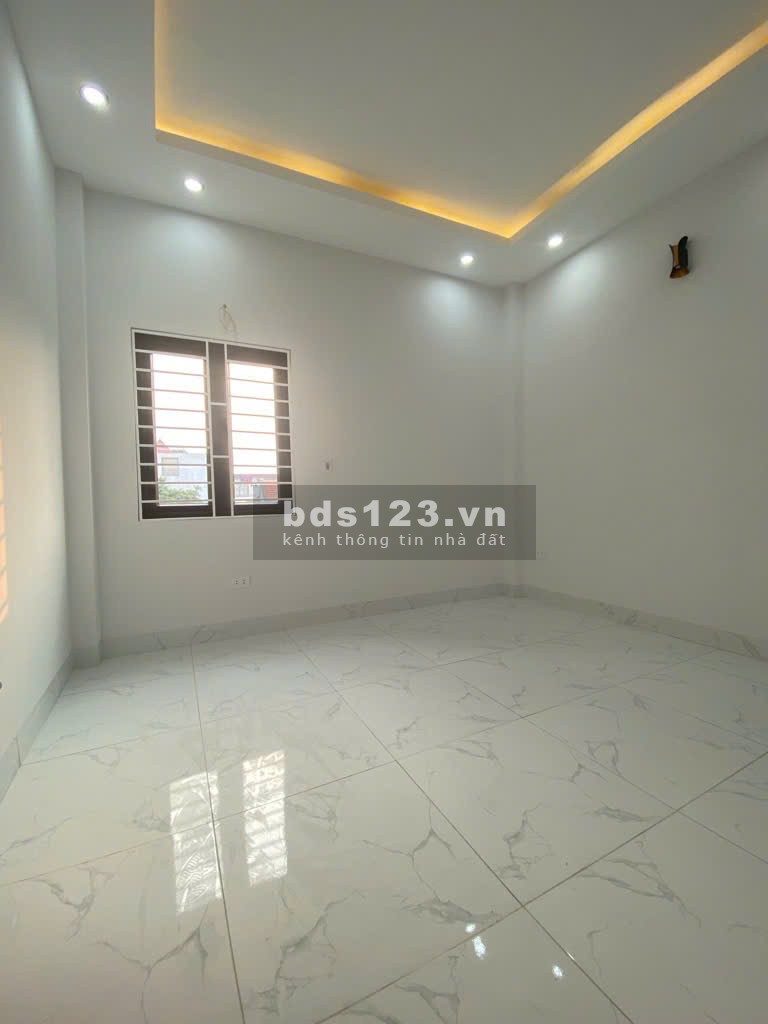 Bán nhà Liên Mạc 36.8M2, view sông Hồng, sổ đỏ sẵn, 5.86 tỷ