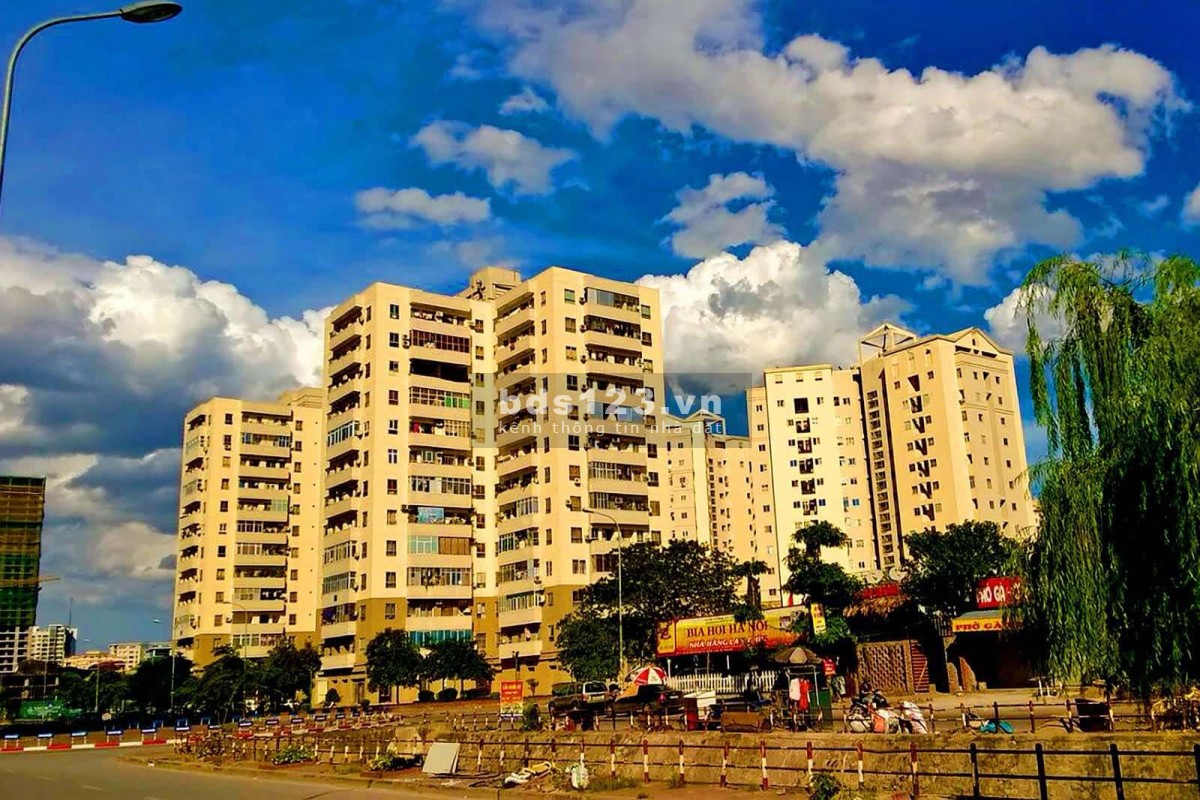 Cho thuê căn hộ Chung cư B11C Nam Trung Yên, tầng 12, 65m2. 2 phòng ngủ