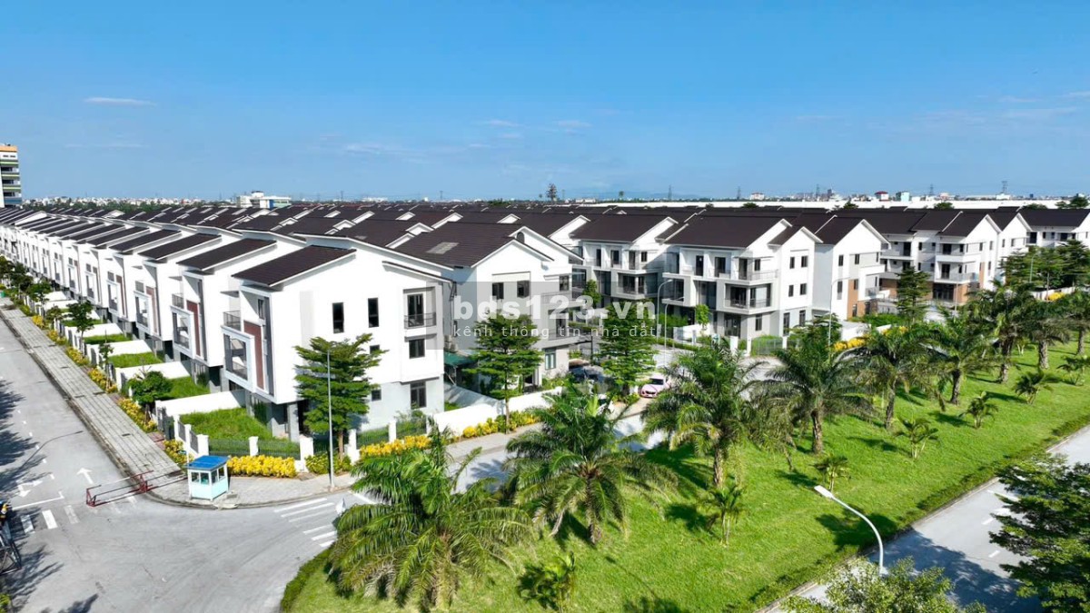 Quĩ căn shophouse 120m2 giá hơn 7 tỷ, cách cầu Vĩnh Tuy 10km, tiện ích, ở sướng, đầu tư lợ nhuận