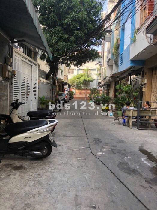Bán nhà 3 tầng quận 4, gần Khánh Hội, 33,6m. Nhỉnh 2.X tỷ