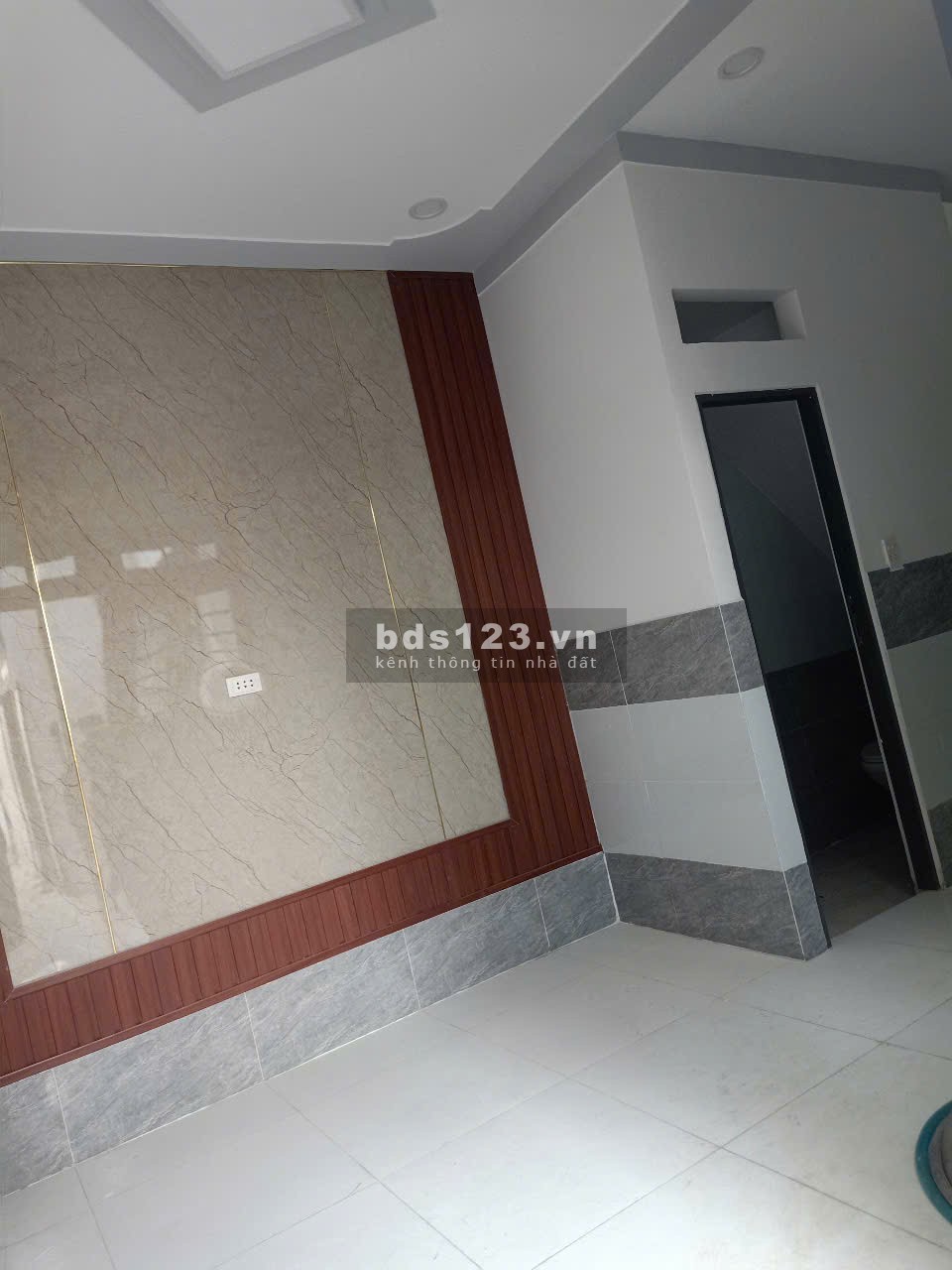 Chính chủ bán nhà quận 12 sổ hồng 998tr 1 trệt 1 lầu có 2pn, 2wc